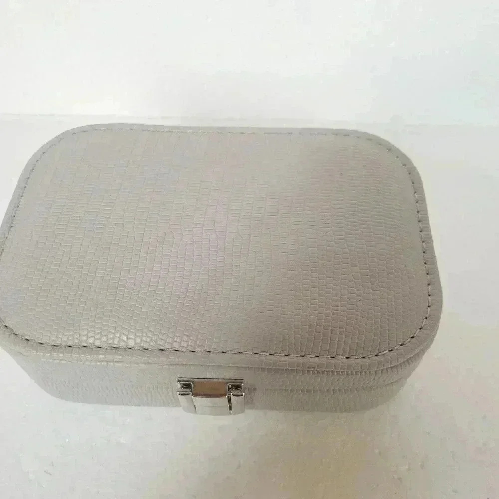 NWT Antropologie Jewelry Organizer Case  Bridesmaid Gifts Travel Bag - Leather - Picture 2 of 10